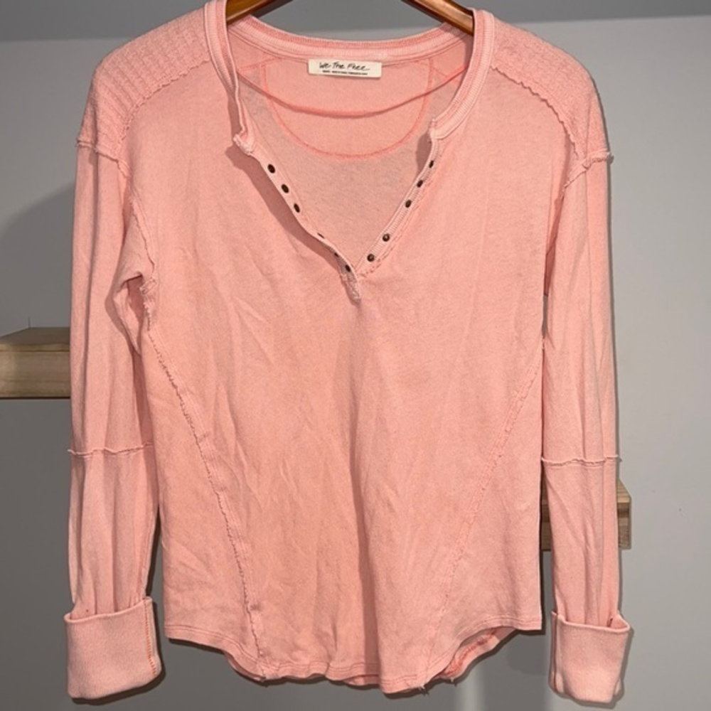 Free people pink‎ sweater